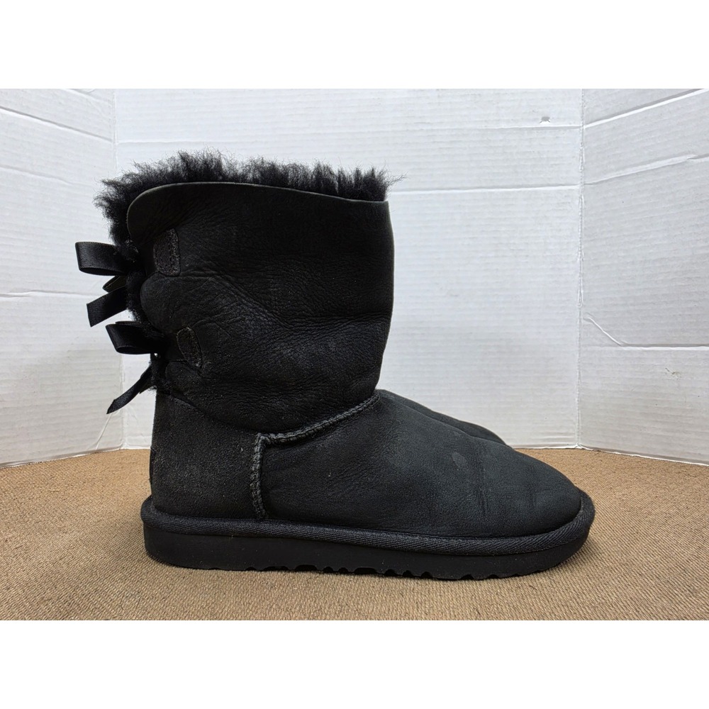 UGG Mini Bailey Bow Black Sheepskin Boots BiG Kid sz 4